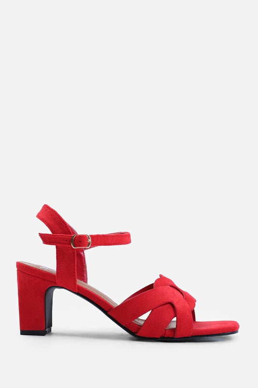 Introducing our Elspeth Low Block Heel with Braided Detail - the perfect blend of style and comfort. These sandals are designed to elevate your everyday looks with their sleek design and trendy braided strap detail.




Key Features:



Braided Strap Detail: These heels feature a chic braided strap detail that adds a touch of elegance and uniqueness to your outfit. The intricately braided strap sets these heels apart, giving them a stylish and sophisticated look.

Comfortable Fit: We prioritize your comfort, and these heels are no exception. The sturdy block heel provides stability and support, while the soft straps comfortably hug your feet. The cushioned insole ensures all-day comfort, making these heels perfect for any occasion.


Specifications:


Design: Featuring a trendy braided strap detail for an elegant touch.

Elevate your everyday style with our Elspeth Low Block Heel with Braided Detail. These heels seamlessly combine fashion and comfort, allowing you to step out with confidence. Whether you're heading to work, a party, or a night out, these heels will effortlessly enhance your look. Upgrade your footwear collection today with these fashionable and comfortable heels.