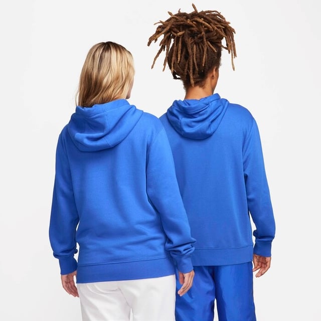 A wardrobe staple, the Nike Sportswear Club Fleece Pullover Hoodie combines classic style with the soft comfort of fleece.
Soft Comfort
Brushed-back fleece is soft and smooth against the skin.
Adjustable Coverage
Hood with a drawstring offers adjustable coverage.
Standard fit for a relaxed, easy feel
Ribbed hem and cuffs
Kangaroo pocket
Fabric: Body: 80–82% cotton/18–20% polyester. Hood lining: 100% cotton.
Machine wash