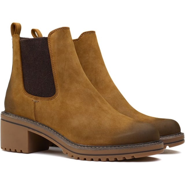 Botas de mujer de color tostado con cremallera interior de Marco Tozzi, fabricadas en sintético y suela de goma. Incluyen: cremallera interior, trabilla en el talón, altura del tacón 5 cm y 100 % veganas.