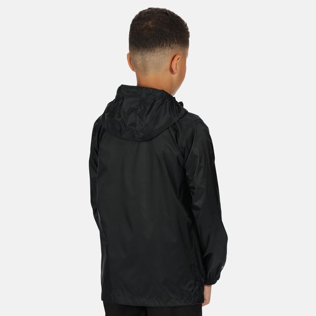 Regatta Great Outdoors Childrens/Kids Pack It Jacket III Waterproof Packaway Black (Black) 100% polyamide. Lightweight, waterproof jacket that packs down small, ideal for walking, hiking, camping, festivals and school trips. The seam sealed ISOLITE 5,000 polyamide fabric with a DWR (Durable Water Repellent) finish sheds moisture and breathes. With two handy pockets and a small stuff sack. Regatta Kids Sizing (chest approx): 2 Years (53-55cm), 3-4 Years (55-57cm), 5-6 Years (59-61cm), 7-8 Years (63-67cm), 9-10 Years (69-73cm), 11-12 Years (75-79cm), 32" (79-83cm), 34" (83-85cm).