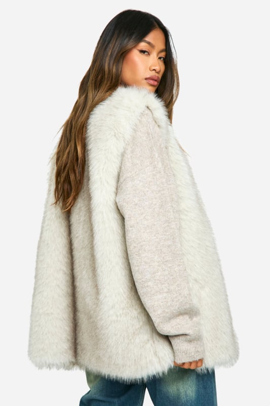 Wrap up in the latest coats and jackets and get out-there with your outerwearBreathe life into your new season layering with the latest coats and jackets from boohoo. Supersize your silhouette in a padded jacket, stick to sporty styling with a bomber, or protect yourself from the elements in a plastic raincoat. For a more luxe layering piece, faux fur coats come in fondant shades and longline duster coats give your look an androgynous edge.