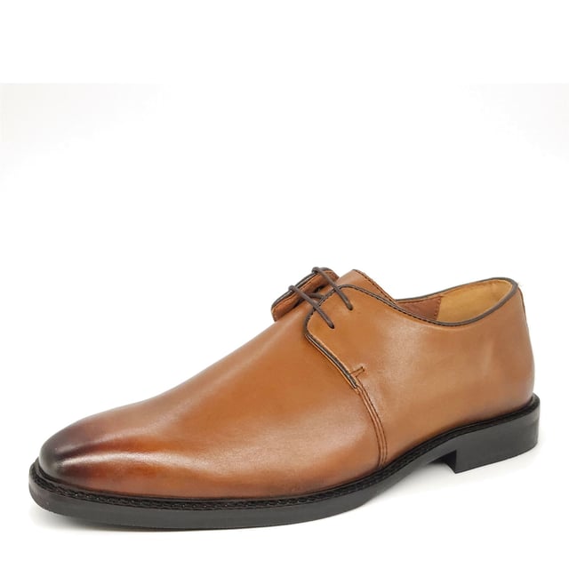 Introducing Dagenham, a classic Derby shoe for a quintessential formal feel. The active foam footbed ensures a comfortable wear, while the streamlined silhouette provides a sleek finish.