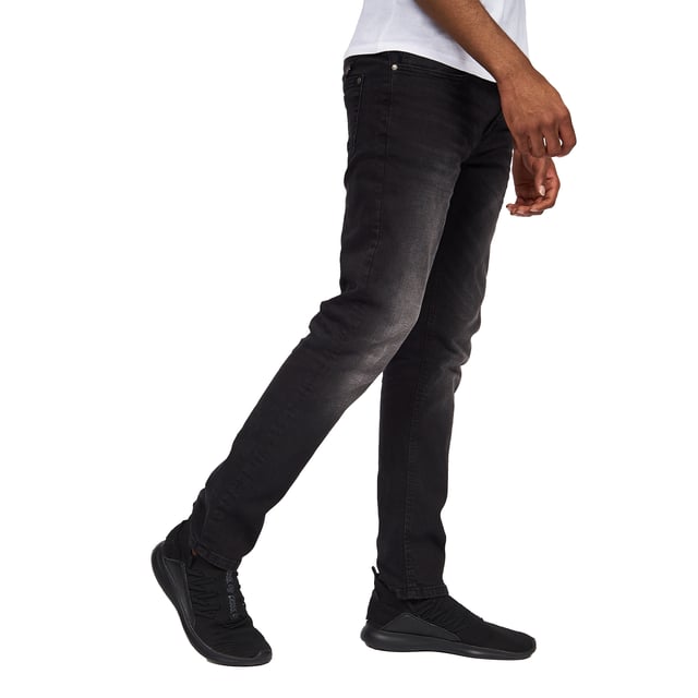 99% Cotton, 1% Elastane. Design: Plain. Pockets: 2 Front Pockets, 2 Back Pockets. Fastening: Button. Branded Buttons, Riveted, Stretch. Fit: Slim. No. of Pockets: 5.