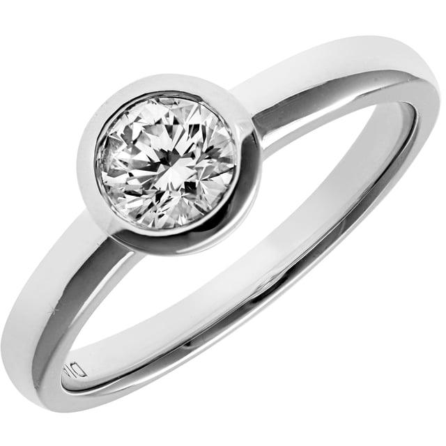 18K (750) witgoud: 3,4 gram; # Diamant: 0,5 ct