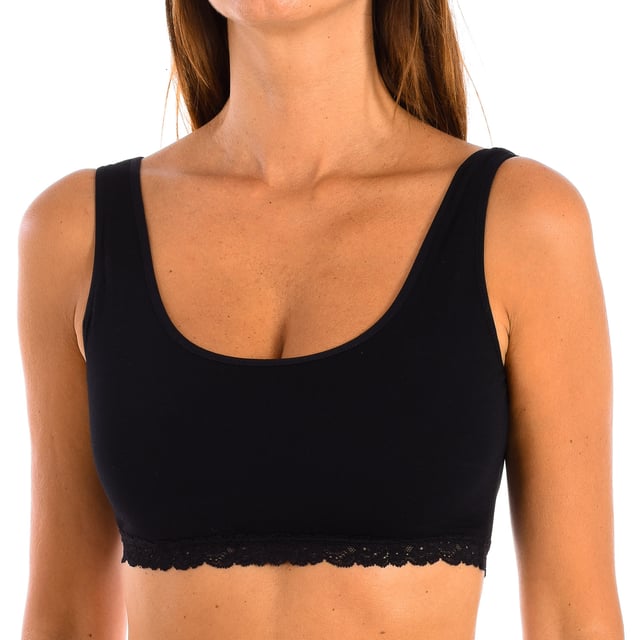 Top Janira.
 Wide strap t-shirt.
 Adaptable and elastic fabric.
 Silhouette enhancement effect.
 Short style shot.
 Seams seen in tone.
 Composition: 90% Cotton, 5% Polyamide, 5% Elastane
 Care:
Washing instructions:
 - Wash at max temperature. 30º.
 - Do not use bleach.
 - Do not use an iron.
 - Do not use dryer.
 - Do not dry clean.