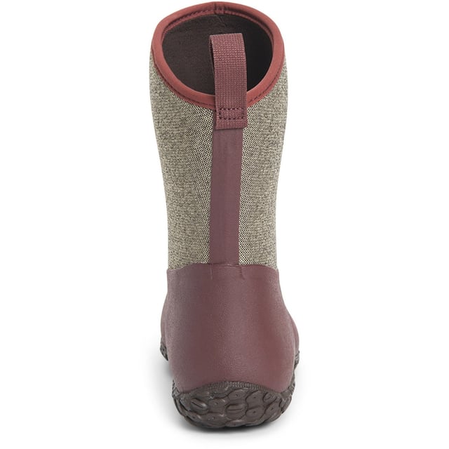Ideaal voor het onvoorspelbare Britse weer. Het neopreen van 4 mm kan naar beneden worden gerold en als enkellaars worden gedragen. De rubberen buitenzool met hoge grip houdt stand in modderige omstandigheden, samen met de ademende luchtgaasvoering die je voeten koel houdt op warmere dagen.