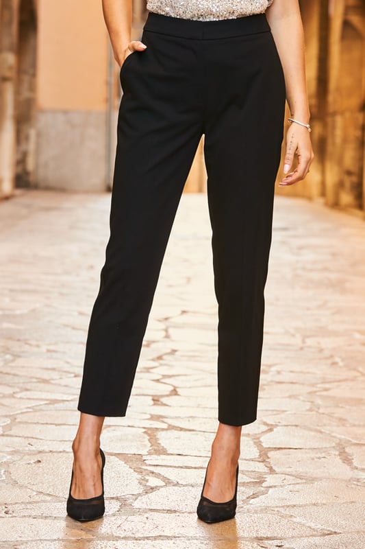 REASONS TO BUY: 

For those days you don't fancy a dress
Classic slim cut that's always in style
Luxe satin tuxedo side trim
Dress them up or down
Style with heels and a tuxedo blazer
Try them with a rollneck and trainers

Inside leg to fit: Short - 29" | Regular - 31" | Long - 33"
