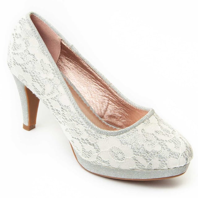 Zapato de tacón para mujer. Calce cómodo. Fabricado por otras marcas para nuestra marca. Medidas aproximadas: 8 cm de tacón.