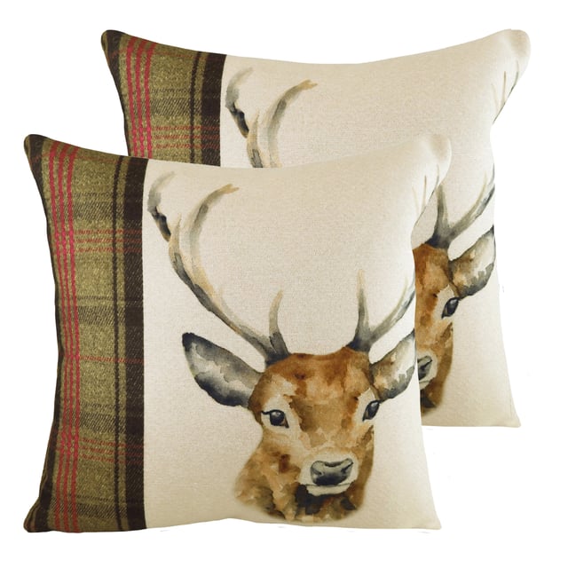 The Hunter cushion brings a modern twist to a country-inspired design. With a hand painted stag accompanied by a panel matching tartan this would be a great addition to any home thats looking to add some character. This is the perfect fit for any neutral or county inspired theme.