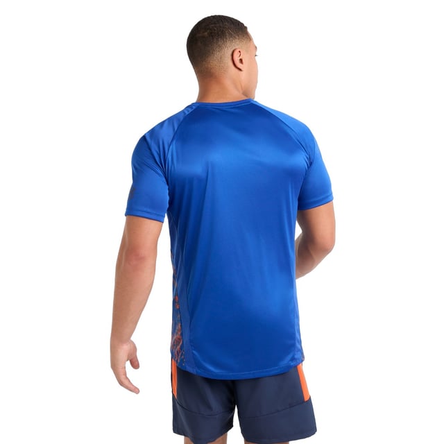 Design: Contrast, Graphic Print, Logo, Sleeve Print. Neckline: Crew Neck. Sleeve-Type: Short-Sleeved. Contrast Piping.