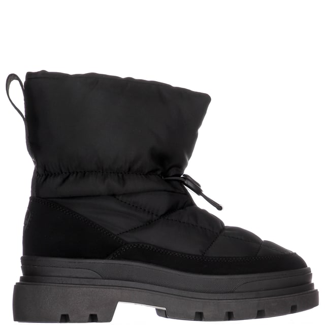 Elevate your winter ensemble with this ultra lightweight nylon alpine boot featuring chic alpine styling. The Varsila boot is expertly crafted by our artisans, featuring nubuck mudguard and signature Pajar shield toggle with elastic lace. Featuring an ultralight thermal rubber sole with 1.50in lug. The upper is entirely seam-sealed and comfort rated to -30°C to keep your feet snug all winter long. Our premium removable comfort molded insole features a cushy wool blend that is both breathable and anti-microbial. The waterproof upper has been pre-treated to repel water and stains.