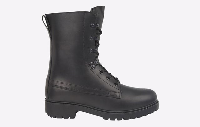 Grafters have designed these Assault combat boots to ensure that no matter the conditions, you will get through and keep on going every single time with premium materials, comfort and stability.
- Leather upper
- Full lace closure
- Heel pull loop for easy on / off wear
- Padded tongue
- Cushioed footbed
- Durable rubber outsole