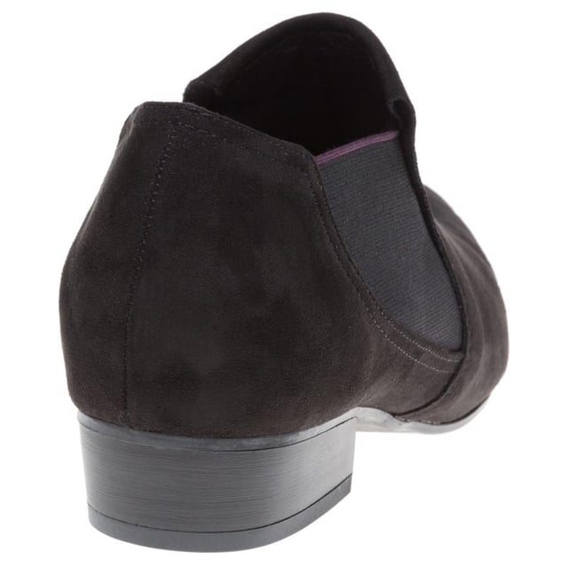 The Marco Tozzi Ankle Chelsea Boots Are Sleek And Minimal, The Synthetic Uppers Feature Elasticated Sides For Ease Of Entry Along With A Cute Pointed Toe And Narrow Sole. The Rubber Sole Completes This Great Pixie Boot Design.