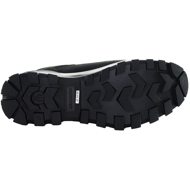 Ontdek ongeëvenaarde stijl en functionaliteit met de Hunter Explorer Men's Black Boots. Ontworpen voor de moderne avonturier, deze laarzen naadloos samenvoegen erfgoed Hunter vakmanschap met de stoere uitstraling van Explorer laarzen.

Belangrijkste kenmerken:

 Duurzame constructie:  Gemaakt met hoogwaardige materialen, zijn deze laarzen ontworpen om de eisen van exploratie en outdoor activiteiten te weerstaan.

 Explorer Stijl:   Het Explorer ontwerp heeft meestal een stevige en ondersteunende structuur, waardoor deze laarzen geschikt zijn voor verschillende terreinen en omstandigheden.

 Klassieke zwarte kleur: De tijdloze zwarte tint voegt niet alleen een vleugje verfijning toe, maar zorgt ook voor veelzijdigheid in combinatie met verschillende outfits.

 Waterbestendige eigenschappen:   Afhankelijk van het specifieke model hebben deze laarzen waterbestendige eigenschappen, die bescherming bieden in natte of regenachtige omstandigheden.

 Veilige sluiting:   Let op een veilige sluiting, zoals veters of gespen, voor een goede en verstelbare pasvorm voor comfort tijdens langdurig dragen.

 Comfortabel interieur:   De laarzen kunnen een comfortabele binnenkant hebben, inclusief gewatteerde inlegzolen of voeringen, die ondersteuning bieden om de hele dag te dragen.

 Duurzame buitenzool:   Uitgerust met een duurzame en stevige buitenzool bieden deze laarzen uitstekende tractie op verschillende oppervlakken, waardoor ze ideaal zijn voor verkenning buitenshuis.

 Hunter-logo:   Kijk uit naar het iconische Hunter logo of branding, een symbool van de toewijding van het merk aan kwaliteit en stijl.

Ga vol vertrouwen op je volgende avontuur in de Hunter Explorer Herenlaarzen Zwart â€" waar stijl en duurzaamheid elkaar ontmoeten voor de moderne ontdekkingsreiziger.