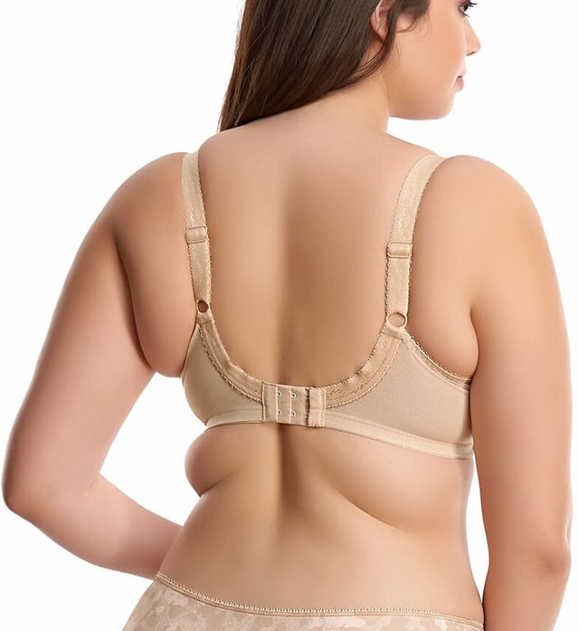 Elomi Morgan Underwired Bra. Three section cup with elasticated neck edge and stretch lace. Product is hand wash only.