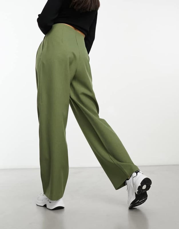 Trousers & Leggings by ASOS DESIGN Brb, adding to basket High rise Seam details Side pockets Straight fitSold By: Asos