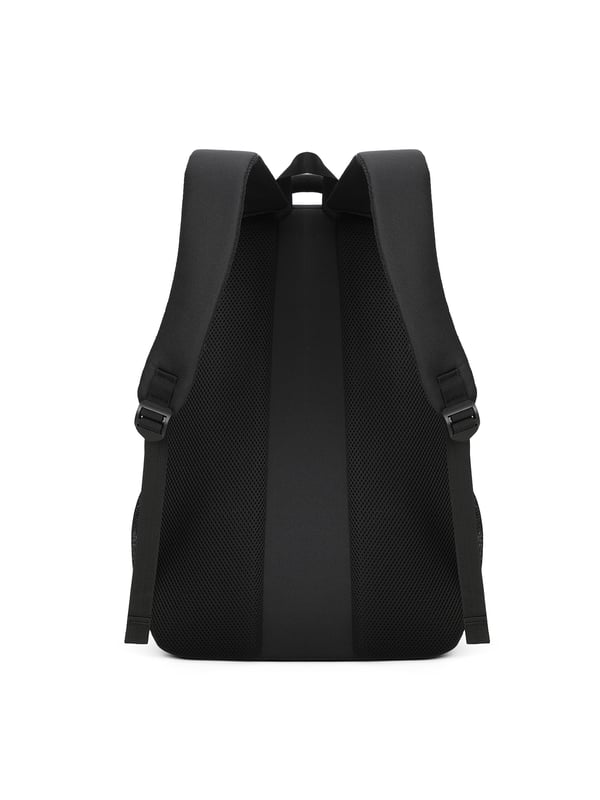 Mochila unisex. El cierre es con cremallera. Los bolsillos internos son bolsillos multifuncionales. Hay tres bolsillos externos con cremallera y dos laterales abiertos. Falta la correa para el hombro. El asa es de tela. Hay un compartimento interno. El material exterior es poliéster. Internamente está forrado en poliéster. Medidas: 37x22x51 cm. Producto de moda