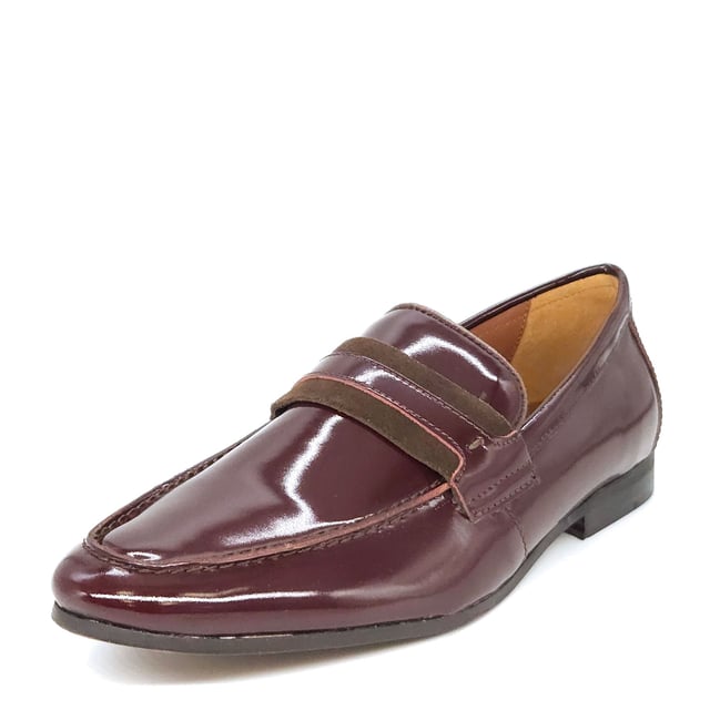 Perfect for pairing with your favourite tailoring, the Croydon Loafers are a formal slip on shoe in a statement patent leather, designed to add sophistication to every event.