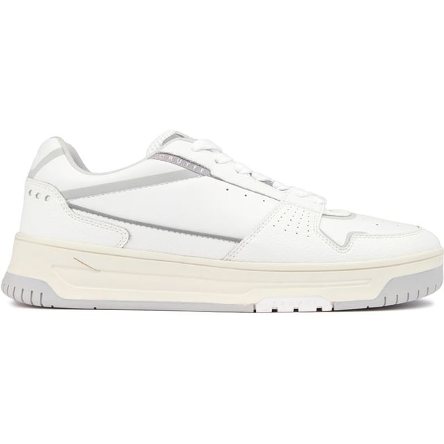 Struin als een legende en zie eruit als een beroemdheid in het Cruyff Collegam. Met elke stap voel je je met deze opvallende sneaker een professional op het veld. Gewatteerde enkels en gedempte binnenzolen bieden comfort en ondersteuning, terwijl het leren bovenwerk en de textielvoering voor ademend vermogen zorgen. Of je nu door de straten van de stadsjungle loopt, dagelijkse boodschappen doet of de stad in gaat, de Collegam geeft je outfit een basketbal-geïnspireerd retro-accent.