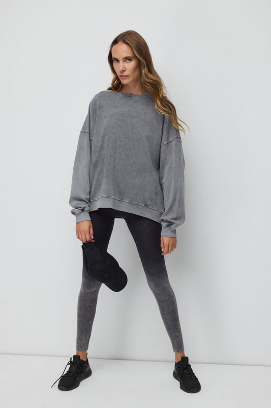 Nomatter-What bietet eine Kollektion für starke, einzigartige und stilbewusste Frauen. Hochwertige Stoffe und moderne Designs vereinen Komfort und Eleganz für jeden Anlass. Ob Alltag oder besondere Events – unsere Liebe zum Detail macht den Unterschied. Entdecken Sie zeitlose Ästhetik mit femininen Akzenten und heben Sie Ihren Stil auf ein neues Level. Mit "Nomatter-What" finden Sie die perfekte Kombination aus Ausdrucksstärke und Eleganz.