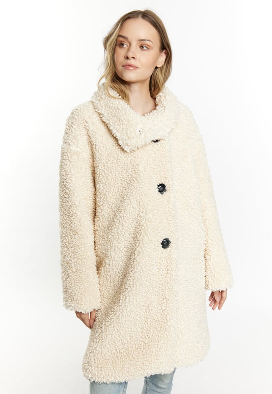 De iconische teddyjas van DreiMaster Vintage laat ons ontspannen het koude seizoen ingaan. Het zachte imitatiebont omhult ons comfortabel en geeft ons een gevoel van veiligheid. Het casual silhouet wordt gesloten met vier knopen en kan zowel met een opstaande kraag als met een opvouwbare kraag worden gedragen. Het ontwerp, gemaakt in Italië, wordt gecompleteerd met een soepele binnenvoering.  Jas