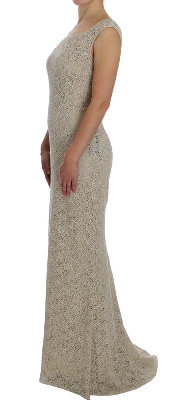 Marke: Dolce & Gabbana  
Stil: Floral Ricamo Cutout Langes Maxikleid  
Modell: Langes Sheath Maxikleid  
Farbe: Beige  
Verschluss: Rückenreißverschluss  
Logodetails  
Hergestellt in Italien  
Material: 100% Baumwolle  
Exklusive und hochwertige Handwerkskunst