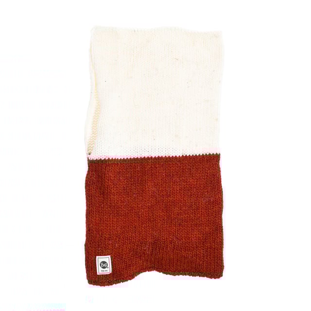 Hood with knit collar
 Ideal complement to protect the neck and face.
 Dress with style and enjoy infinite comfort.
 Measures: 55cm
 Composition: 75% Acrylic; 15% Wool; 10% Alpaca
 Care:
Handwash.
 Do not use bleach.
 Allows ironing at low temperature.
 It does not allow the use of a dryer.