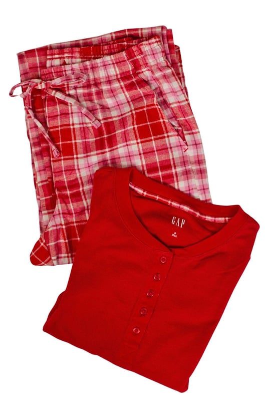 This cozy, cotton-blend pajama set includes a long-sleeved knit thermal, with a rounded hem, a crew neckline, and a Henley-style button placket. The matching bottoms are wide-leg flannel pants in choice of tartan or spotted, finished with handy side pockets, an elastic waistband. with adjustable drawcord. Packaged as a gift set - ideal Christmas present!

Fabric Bottoms: Soft Brushed 100% Cotton¬†¬†
Fabric Top: Waffle Texture Jersey - 60% Cotton, 40% Polyester

Long Sleeve Top
Bottoms straight leg with slant pocket
Sizing: As expected¬†
