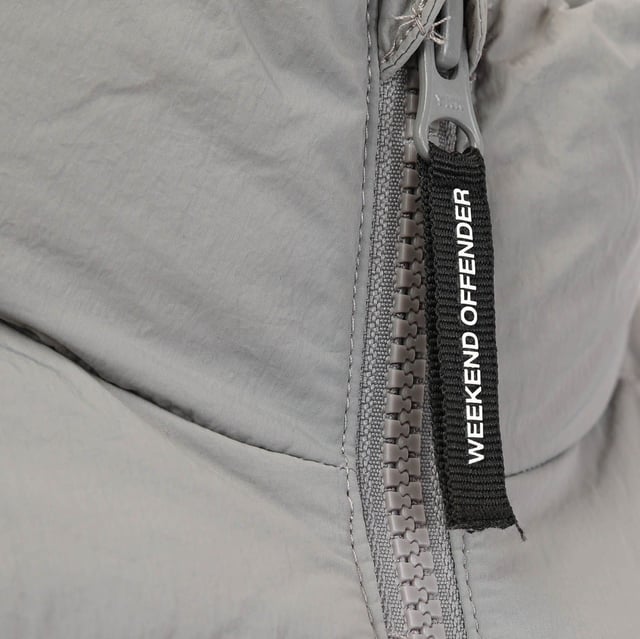 Mens Weekend Offender Jasper  Gilet in grey.- Stand-up collar.- Sleeveless.- Full centre front zip with zip puller.- Two zipped pockets.- DWR shower resistant coating.- Fully padded & thermal wadding.- Weekend Offender branding to chest.- Regular fit.- Shell: 100% Nylon with Polyurethane Backing. Lining: 100% Polyester.- Ref: WOSJK502N
