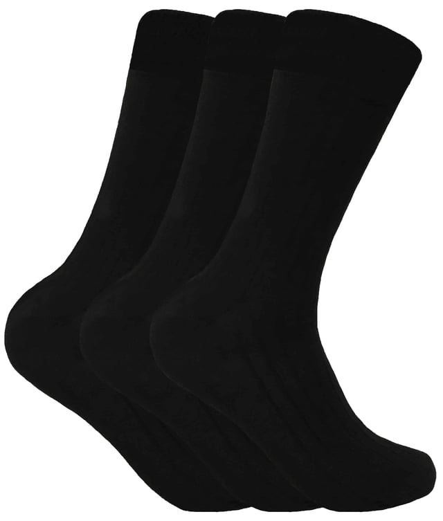 When your in the great outdoors it is essential to keep warm and comfortable. These wool blend socks are designed especially for that purpose. Coming in a 3 pair pack, these wool socks are guaranteed to keep your feet extra warm. They are designed to trap the heat that comes from your natural body heat. Extra features include a terry cushion extra padded sole for extra comfort and support, this becomes very helpful when walking on rough terrain. These socks also have a unique stay up top to ensure that they don't fall down easily. Unlike most wool socks, these socks are designed to let your feet breath. These wool blend socks are available in 4 different colour ways including brown, blue, black and grey. They are a size 6-11 UK 39-45 eur.