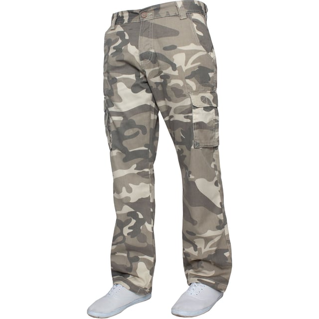 Estos pantalones de trabajo KZ116 Kruze Camo cuentan con 2 bolsillos delanteros, 2 bolsillos traseros abotonados, 2 bolsillos laterales Velcro y un cierre de cremallera. Hechos a mano con 65% de poliéster y 35% de algodón, estos pantalones de combate son un ajuste holgado con palanca ajustable a los dobladillos.