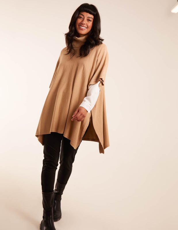 Here is a simple and cosy layer to wear this AW, that can be teamed with just about any outfit of your choice! This poncho is not your usual layering piece! Why not try something new this season, and be sure to not regret it!