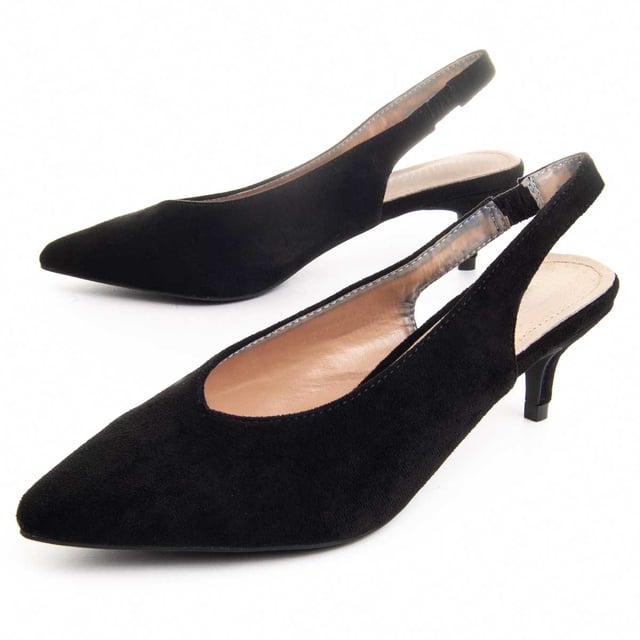 Damen High Heels. Bequemer Sitz. Gepolsterte Innensohle. Rutschfeste Sohle. Verstärkte Nähte. Von anderen Marken für unsere Marke hergestellt. Ungefährer Maße: 3 cm Absatz.