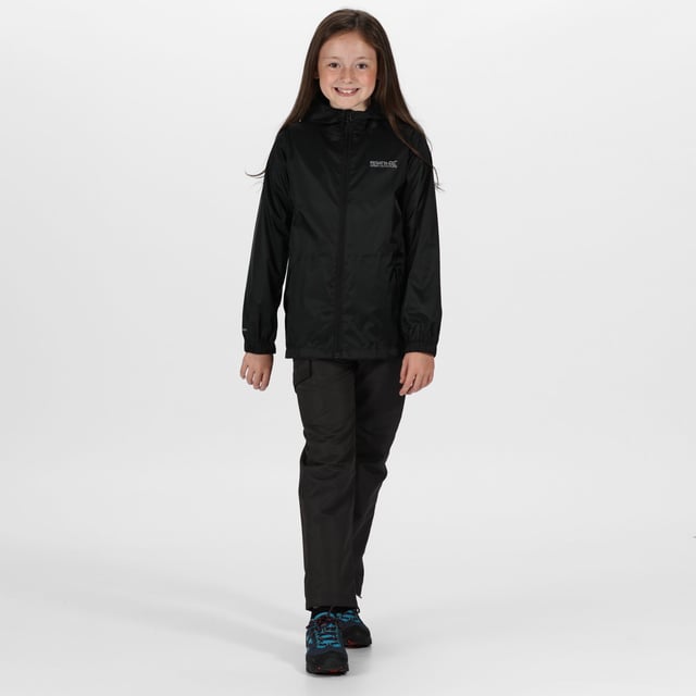 Regatta Great Outdoors Childrens/Kids Pack It Jacket III Waterproof Packaway Black (Black) 100% polyamide. Lightweight, waterproof jacket that packs down small, ideal for walking, hiking, camping, festivals and school trips. The seam sealed ISOLITE 5,000 polyamide fabric with a DWR (Durable Water Repellent) finish sheds moisture and breathes. With two handy pockets and a small stuff sack. Regatta Kids Sizing (chest approx): 2 Years (53-55cm), 3-4 Years (55-57cm), 5-6 Years (59-61cm), 7-8 Years (63-67cm), 9-10 Years (69-73cm), 11-12 Years (75-79cm), 32" (79-83cm), 34" (83-85cm).