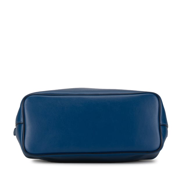 VINTAGE. RRP AS NEW. The Soft Cube satchel features a leather body, flat leather handles, a detachable flat leather shoulder strap, a top zip closure, and interior slip pockets.Interior Lining Worn. Practical Attachment Scratched. Zipper Scratched. 

Dimensions:
Length 20cm
Width 23cm
Depth 10cm
Hand Drop 15cm
Shoulder Drop 53cm

Original Accessories: Dust Bag, Dust Bag

Color: Blue
Material: Leather x Calf
Country of Origin: Italy
Boutique Reference: SSU257352K1342


Product Rating: VeryGoodCondition

Certificate of Authenticity is available upon request with no extra fee required. Please contact our customer service team.