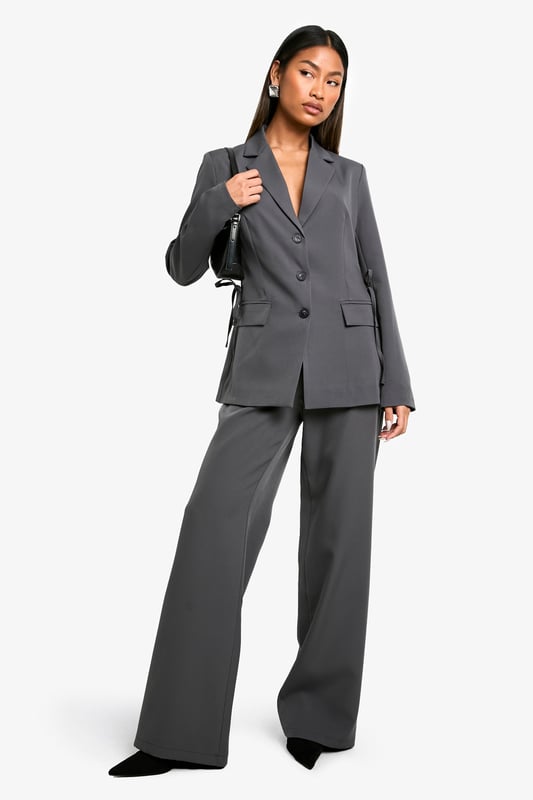 Trousers are a more sophisticated alternative to skinniesTrousers take on a realxed silhouette for the new season, with sports tailoring setting the trends and the wide leg one to watch. Pick printed palazzo pants for a dramatic day time look and tone down with a basic tee, or go for androgynous appeal in tapered man pants and wear with worn-in trainers for a trend-led twist.