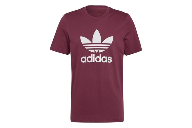 The Trefoil logo is steeped in sport and style history. But it's about more than that. It represents a fearless energy and a clan of creators striving to be their best at every step. Slip into the comfort of this adidas t-shirt and show it off. By buying cotton products from adidas, you're supporting more sustainable cotton farming.  - This model is 188 cm and wears a size M. Their chest measures 95 cm and the waist 81 cm. - Regular fit - Ribbed crewneck - 100% cotton single jersey - Better Cotton Initiative  Shipped by adidas