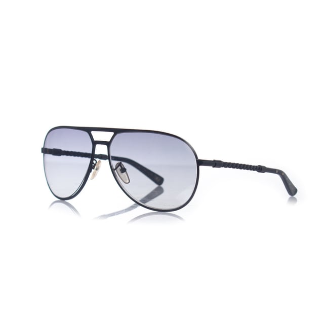 VINTAGE, RRP AS NEW
Bottega Veneta, Aviator sunglasses in black metal with leather braided temples. Comes with case. • CONDITION: very good condition 

• CODE: 102-F-S

• MEASUREMENTS: height lens 5 cm, width lens 6 cm, width frame 14 cm

• MATERIAL: metal, leather 

• COLOR: black