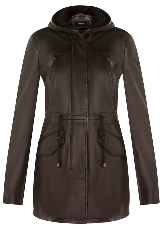Experimente la sofisticación y la calidez con esta elegante chaqueta de invierno. Su diseño exterior rezuma un encanto refinado, ideal para quienes buscan elegancia en climas fríos. En el interior, un acogedor forro con patrón de cuadros garantiza calidez y comodidad, complementado con una cinturilla para mayor comodidad. La cremallera frontal está oculta debajo de una bragueta abotonada, lo que contribuye a una estética limpia y pulida. Aspectos destacados del diseño: confeccionada con 100 % piel de napa ultra suave de primera calidad para una calidad y comodidad excepcionales. Equipada con un cierre de cremallera YKK oculto y una capucha ajustable para una mayor protección contra los elementos. Cuenta con cuatro bolsillos exteriores con herrajes ocultos, lo que mantiene el aspecto limpio de la chaqueta. Un motivo de cordón en la parte delantera de la chaqueta agrega un toque de estilo y versatilidad. Esta chaqueta combina a la perfección estilo y funcionalidad, lo que la convierte en una excelente opción para quienes priorizan tanto la sofisticación como la calidez en su atuendo de invierno. Realce su guardarropa de invierno con esta pieza excepcional.