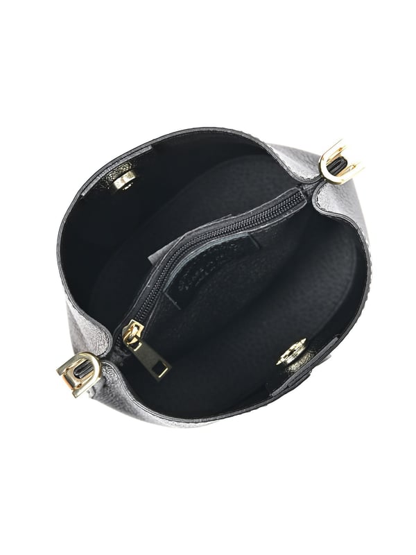 Bandolera
100% piel de vaca
Cierre de hebilla magnética superior
Bolsillo interno con cremallera
Dimensiones : 28x23.5x14cm 
Mango de metal: 53 cm
Bandolera: 120 cm ajustable en piel