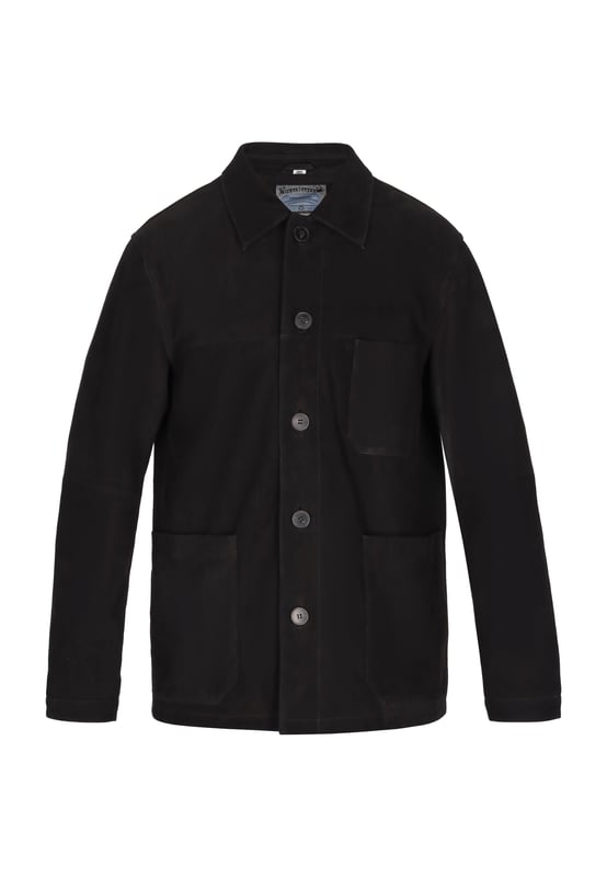 Ontdek het ultieme jack voor elke dag, ontworpen met een klassieke kraag en lange mouwen. Deze losse snit heeft functionele zakken, één op de borst en grotere zakken onderaan. De button-down voorkant zorgt voor een elegante afwerking. Dit tijdloze jack is gemaakt van premium geitensuèdeleer en is perfect voor elke gelegenheid.  Jas