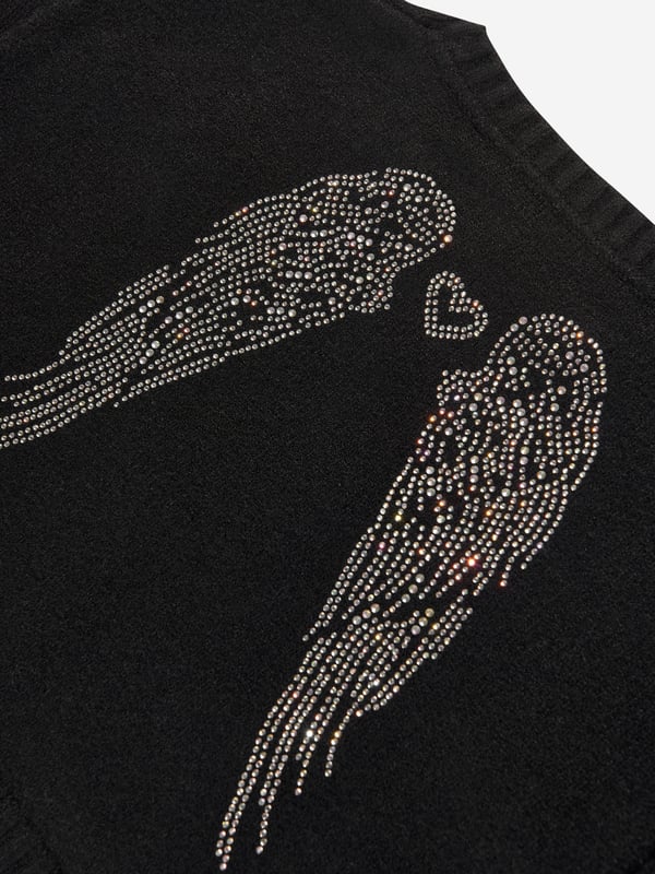 Angel's Face depict mesmeric high quality in their beautifully crafted designs. This Sheila crochet jumper is reflective of the label's preference for bohemian styles with quirky, innovative twists. Depicted with iridescent crystal wings and the brand's signature bow and heart charm. 50% Viscose 28% Polyester 22% Polyamide Machine Wash At 30*Angel‚ Face : Girl‚ Height  3-4Y: 40" / 104cm 4-5Y: 43" / 110cm 5-6Y: 45" / 116m 6-7Y: 48" / 122cm 8-9Y: 52" / 134cm 10-11Y: 57" / 146cm 12-13Y: 62" / 158cm