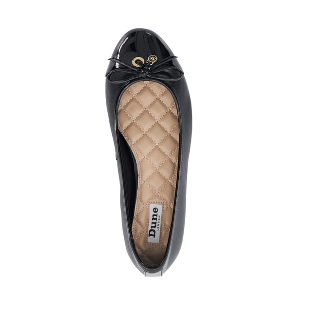 Classic ballet flats like our wide-fit Hallo style are a Dune London signature. This round-toed silhouette culminates in a chic quilted footbed and bow detailing that is enhanced with or bespoke branding charm. Finished with a toe top, this versatile style pairs perfectly with everything in your everyday wardrobe.