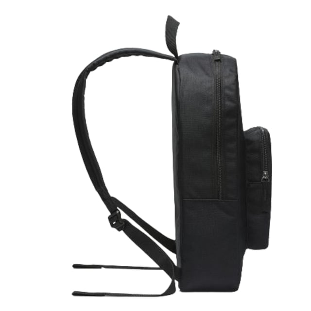 Scaled down to size for your little one, the Nike Classic Kids' Backpack sits comfortably on smaller shoulders. It features several zip pockets for easy, secure storage on your daily adventures. 16 Litre
Height 38cm Width 28cm Depth 12.5cm