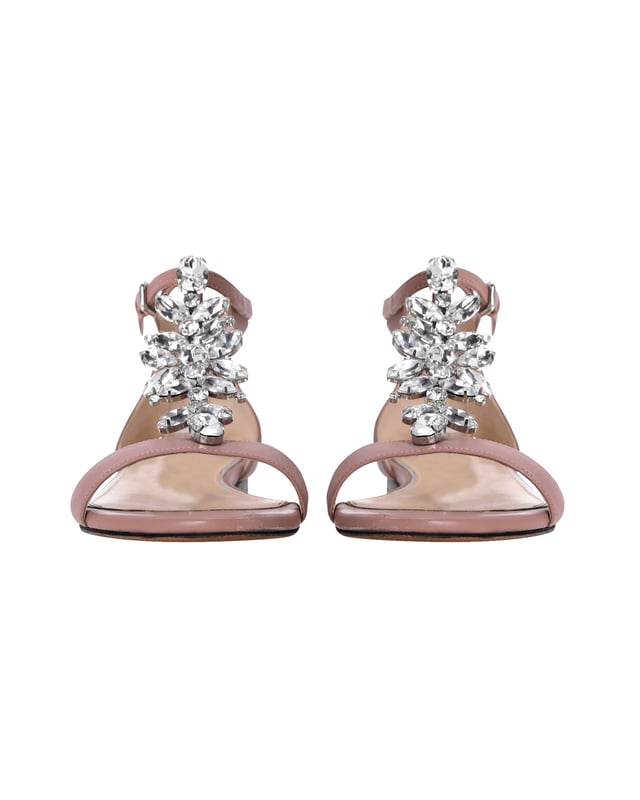VINTAGE, RRP AS NEW
Show off your glamorous side with the Jimmy Choo Crystal Embellished T-strap Flat Sandals. Featuring a comfortable flat design and elegant crystal embellishment, these sandals make the perfect staple piece to any outfit. It has an open toe design with a double-wrapped buckle ankle strap fastening.

Jimmy Choo Crystal Embellished T-strap Flat Sandals in Pink Leather
Condition: Very good
Sign of wear: Moderate wear on the soles, light wear on the insoles
Material: Leather
Color: Pink
Size: EU35 / UK2 / US5
SKU: 280951