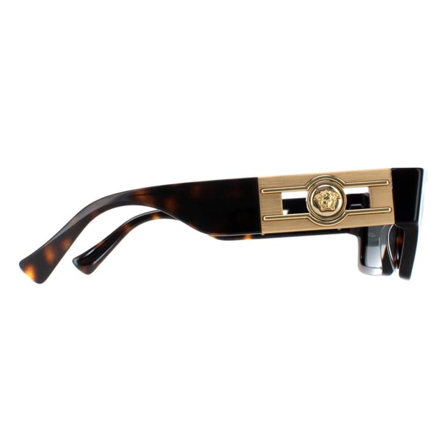Las gafas de sol Versace VE4459 108/87 dark havana dark grey combinan lujo y estilo a la perfecciÃ³n, con una atrevida montura de acetato adornada con el inconfundible emblema de Versace Medusa. Con una excelente protecciÃ³n UV, estas lentes no sÃ³lo protegen tus ojos, sino que tambiÃ©n ofrecen una claridad excepcional. Desde paseos por la playa hasta eventos de alto nivel, estas gafas de sol combinan a la perfecciÃ³n moda y funcionalidad. VersÃ¡tiles y atemporales, complementan sin esfuerzo cualquier atuendo, mostrando la impecable artesanÃ­a de Versace y su compromiso con la elegancia.
