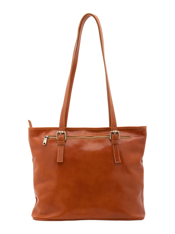 Bolso bandolera para mujer. El cierre es con cremallera. Los bolsillos internos son dos con cremallera y dos abiertos. Los bolsillos externos son uno en la espalda con cremallera. Falta la correa para el hombro. El mango es de piel. Hay dos compartimentos internos. El material exterior es auténtica piel de vacuno. Internamente está forrado en algodón. Medidas: 31x41x10 cm. Hecho en Italia
