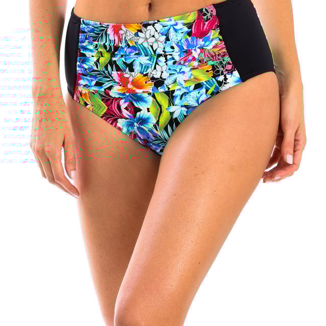 Women's high bikini briefs.
 Basic cut with fully lined bottoms and multicolored low-cut leg.
 Color Black-floral print
 Avant-garde fabric with high molding power, high resistance to chlorine, tanning creams and oils, and excellent moisture absorption properties.

 Composition: Exterior: 80% Polyamide, 20% Elastane; Interior: 73% Polyester, 18% Elastane, 9% Polyamide.

 Handwash.
 Do not iron or use bleach.
 Do not tumble dry.
 Do not twist to drain.
 Composition: Exterior: 80% Polyamide, 20% Elastane; Interior: 73% Polyester, 18% Elastane, 9% Polyamide.
 Care:
Handwash.
 Do not iron or use bleach.
 Do not tumble dry.
 Do not twist to drain.