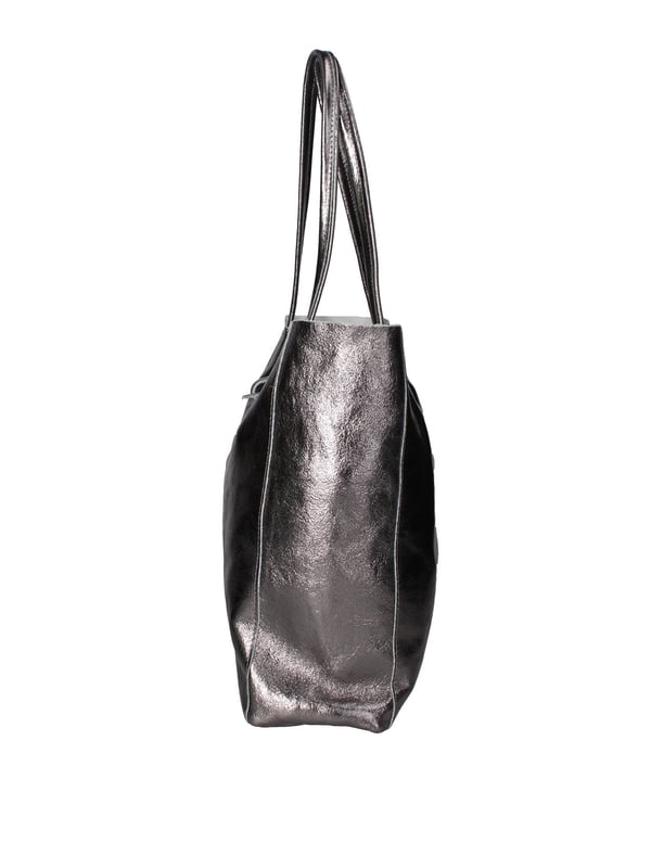 Bolso shopper para mujer. El cierre es con cordón de piel. Los bolsillos internos son uno con cremallera. Los bolsillos externos están ausentes. Falta la correa para el hombro. El mango es de piel. Hay un compartimento interno. El material exterior es piel auténtica laminada. Internamente está forrado en tejido 70% algodón - 30% poliéster. Medidas: 40x36x11 cm. Hecho en Italia
