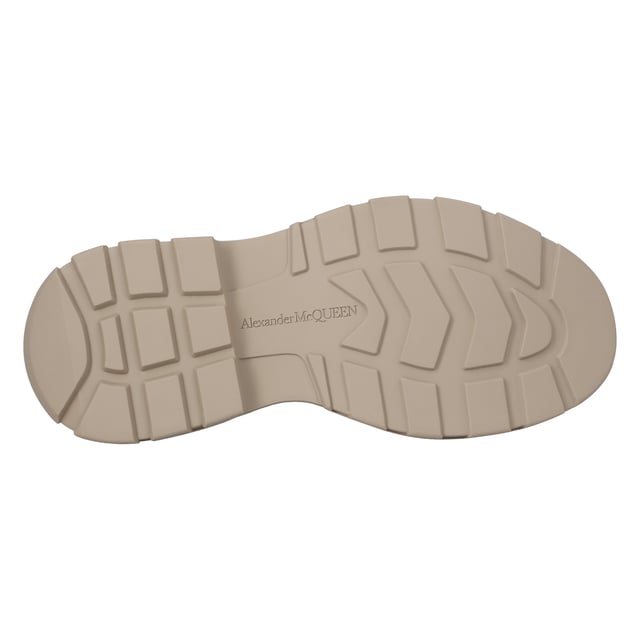 Tread Boots with beige canvas and brown rubber.
Composition : Canvas
Sole: Rubber
Color : Beige
Country of origin : ItalyMeasurments: